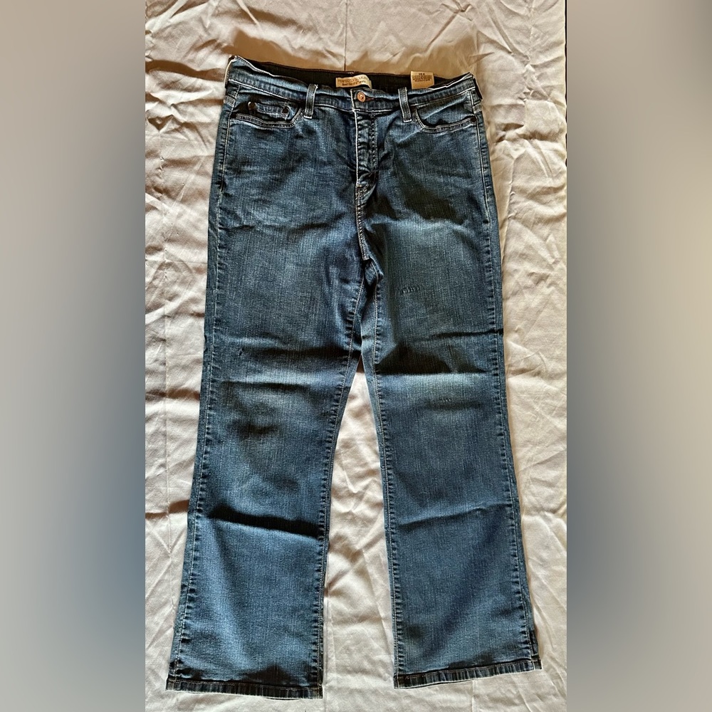 Levi’s 512 Bootcut Size 14 Perfectly Slimming Blue Jeans